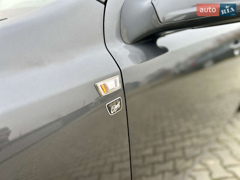 Універсал Opel Astra 2010 в Івано-Франківську