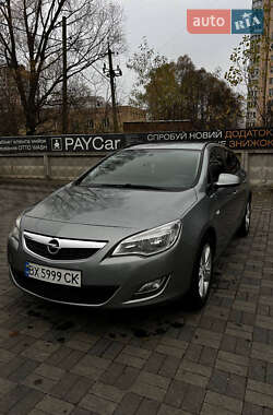 Універсал Opel Astra 2011 в Хмельницькому