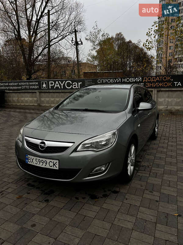 Універсал Opel Astra 2011 в Хмельницькому