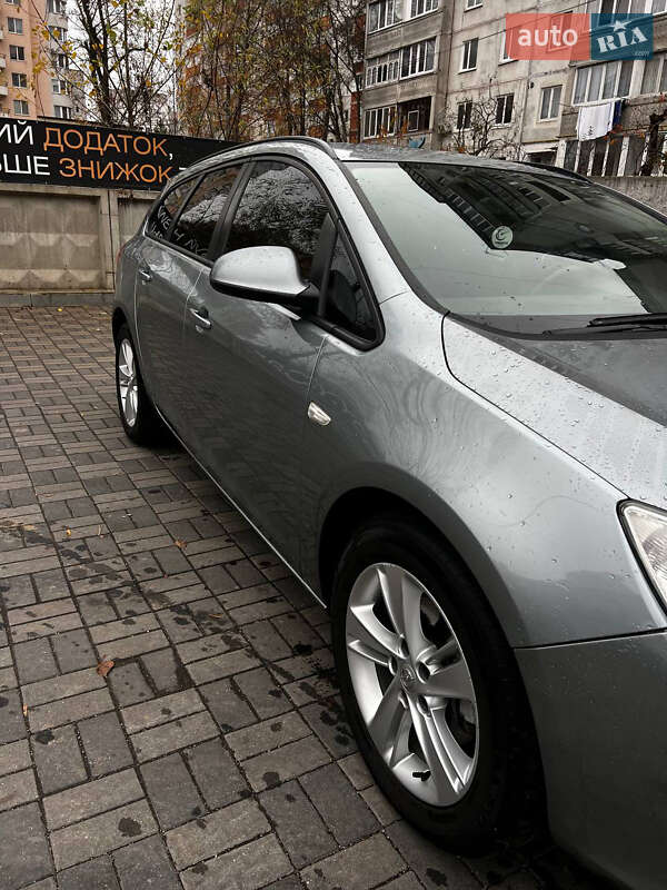 Універсал Opel Astra 2011 в Хмельницькому