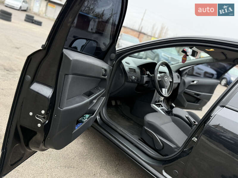 Хетчбек Opel Astra 2012 в Білій Церкві