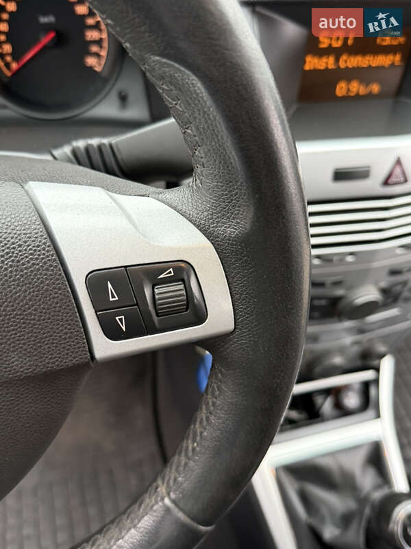 Хетчбек Opel Astra 2012 в Білій Церкві