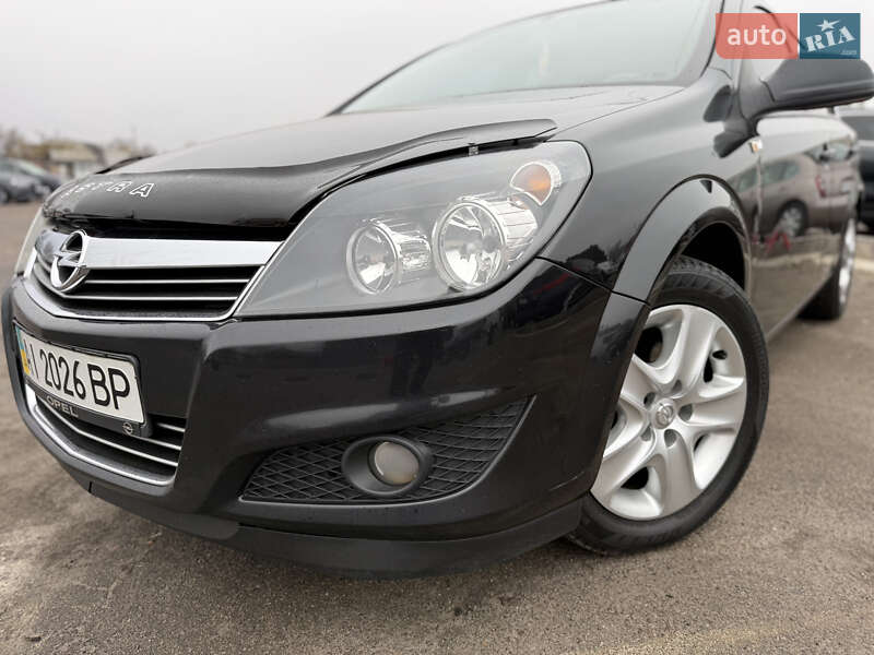 Хетчбек Opel Astra 2012 в Білій Церкві