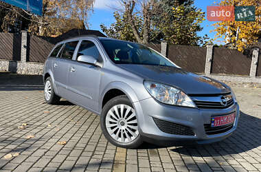 Універсал Opel Astra 2009 в Луцьку