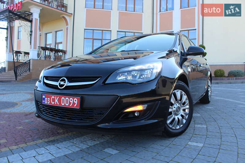 Універсал Opel Astra 2015 в Трускавці