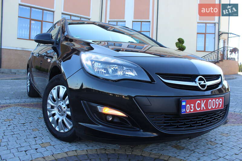 Універсал Opel Astra 2015 в Трускавці