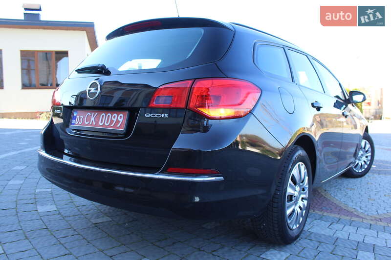 Універсал Opel Astra 2015 в Трускавці