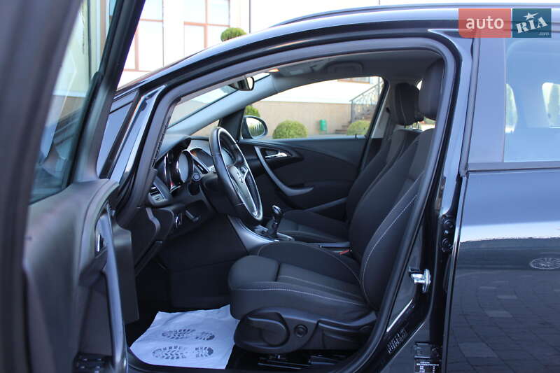 Універсал Opel Astra 2015 в Трускавці