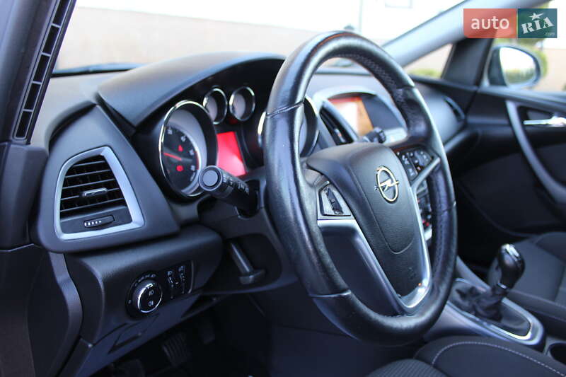 Універсал Opel Astra 2015 в Трускавці