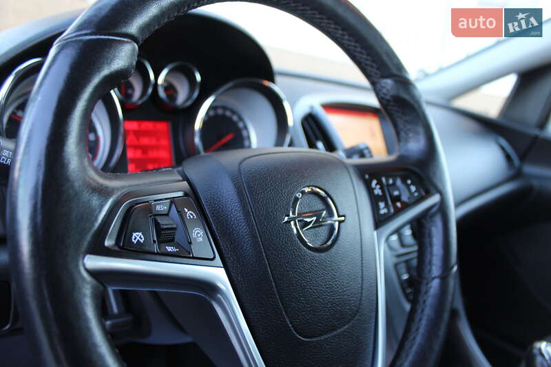 Універсал Opel Astra 2015 в Трускавці