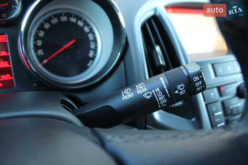 Універсал Opel Astra 2015 в Трускавці