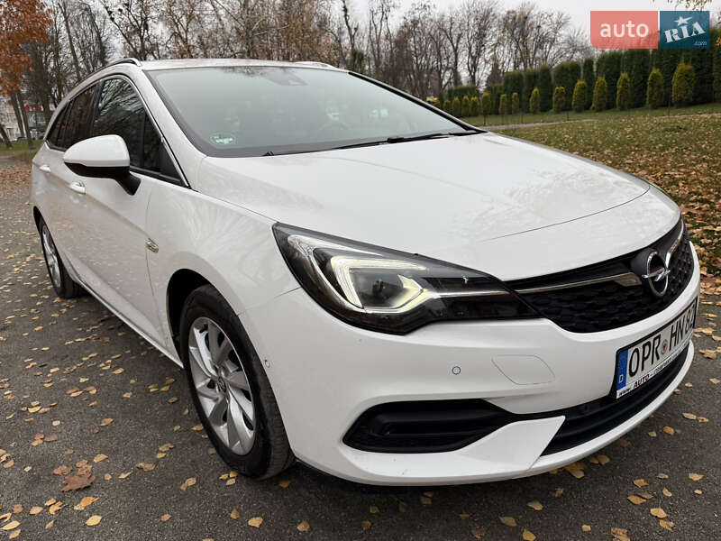 Opel Astra 2021