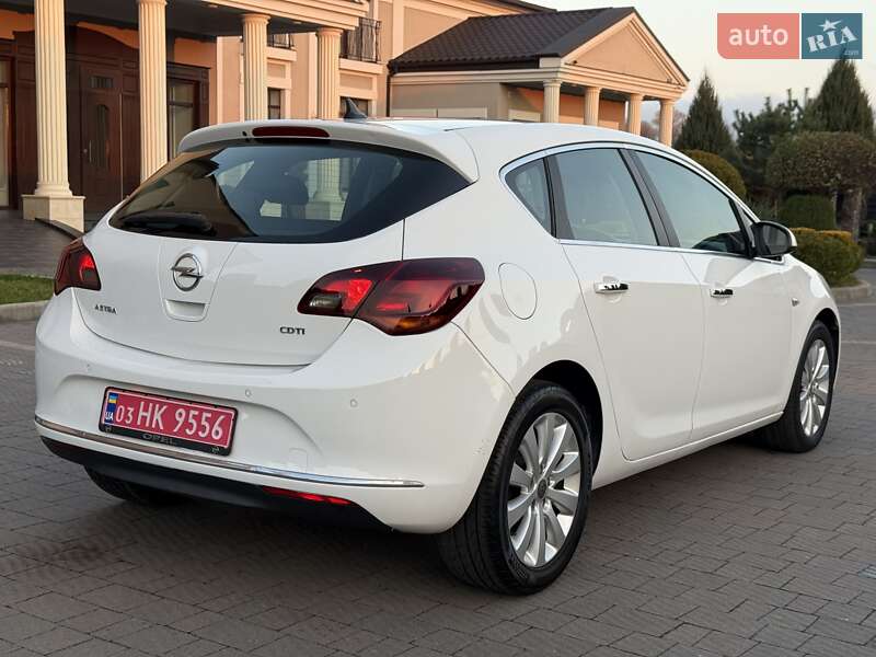 Хэтчбек Opel Astra 2014 в Стрые