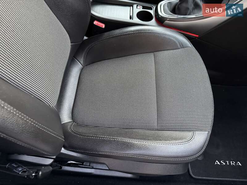 Хэтчбек Opel Astra 2014 в Стрые