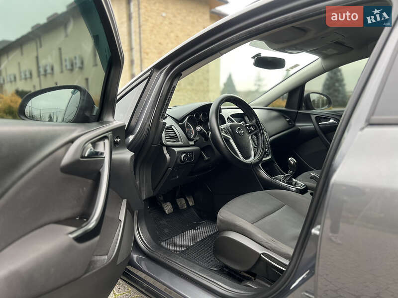 Універсал Opel Astra 2011 в Жовкві