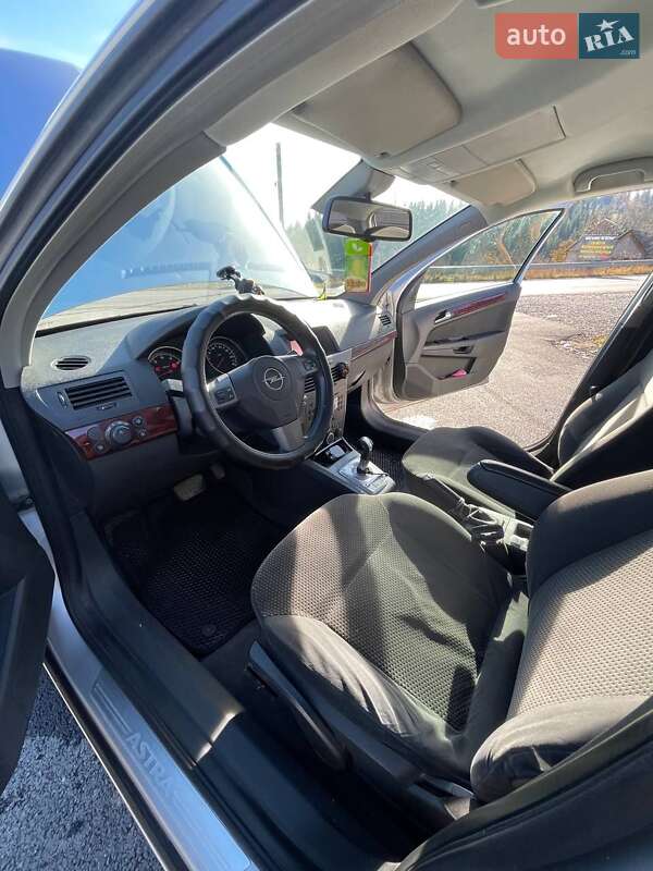 Хетчбек Opel Astra 2004 в Яремчі