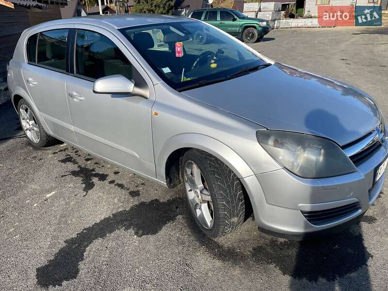 Хетчбек Opel Astra 2004 в Яремчі