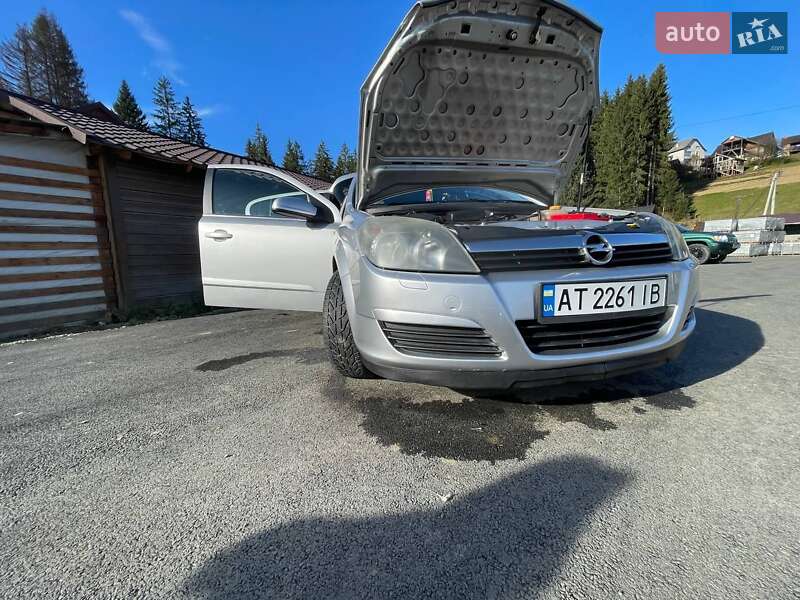 Хетчбек Opel Astra 2004 в Яремчі