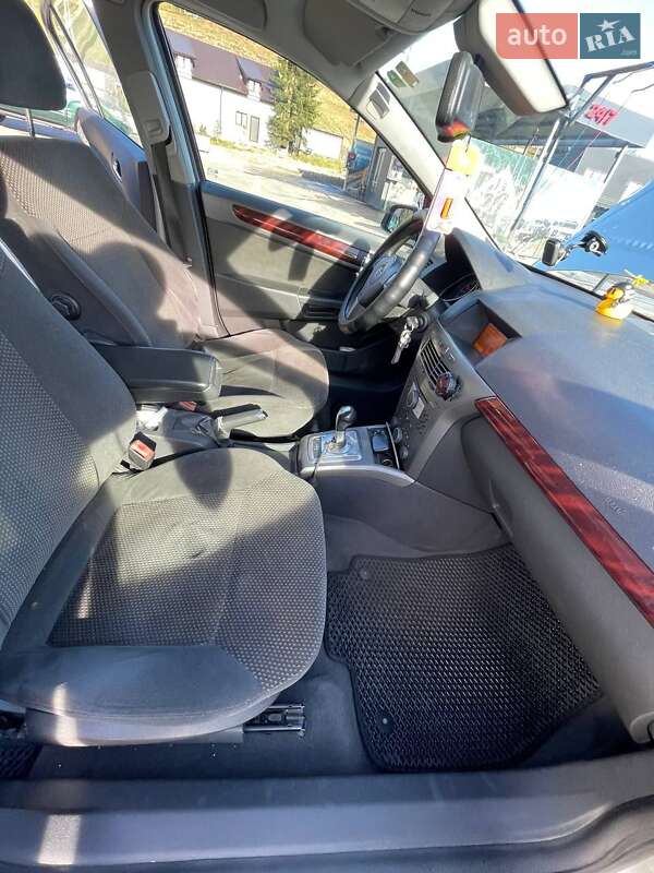 Хетчбек Opel Astra 2004 в Яремчі