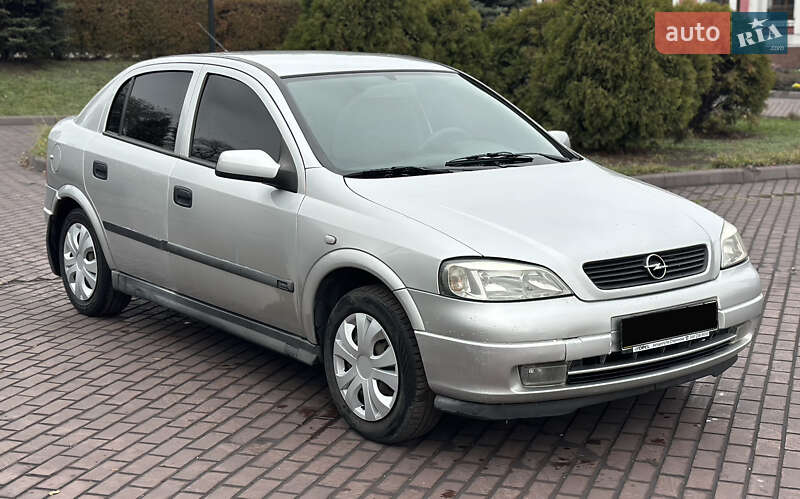 Хэтчбек Opel Astra 2004 в Днепре