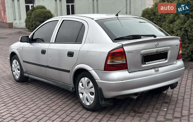Хэтчбек Opel Astra 2004 в Днепре