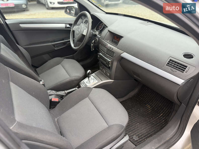Универсал Opel Astra 2006 в Калуше