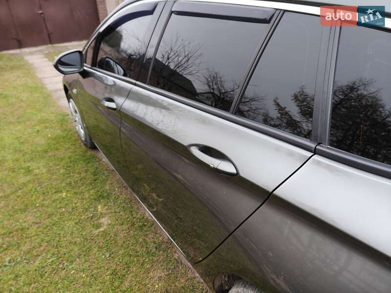 Універсал Opel Astra 2016 в Львові