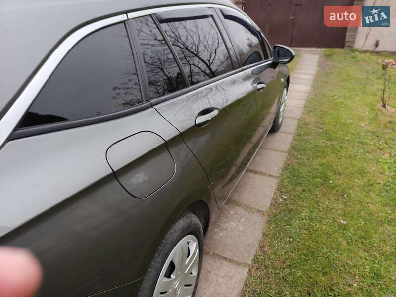 Універсал Opel Astra 2016 в Львові