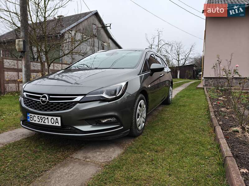 Універсал Opel Astra 2016 в Львові