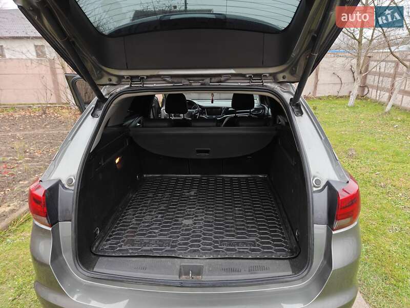 Універсал Opel Astra 2016 в Львові