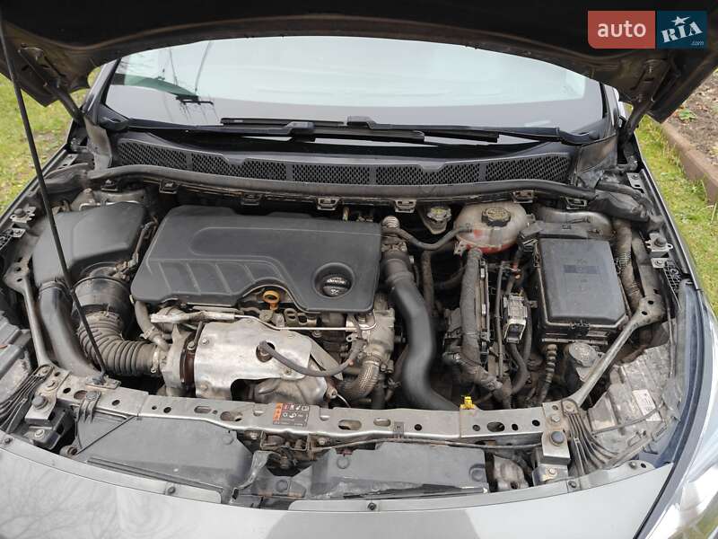 Універсал Opel Astra 2016 в Львові