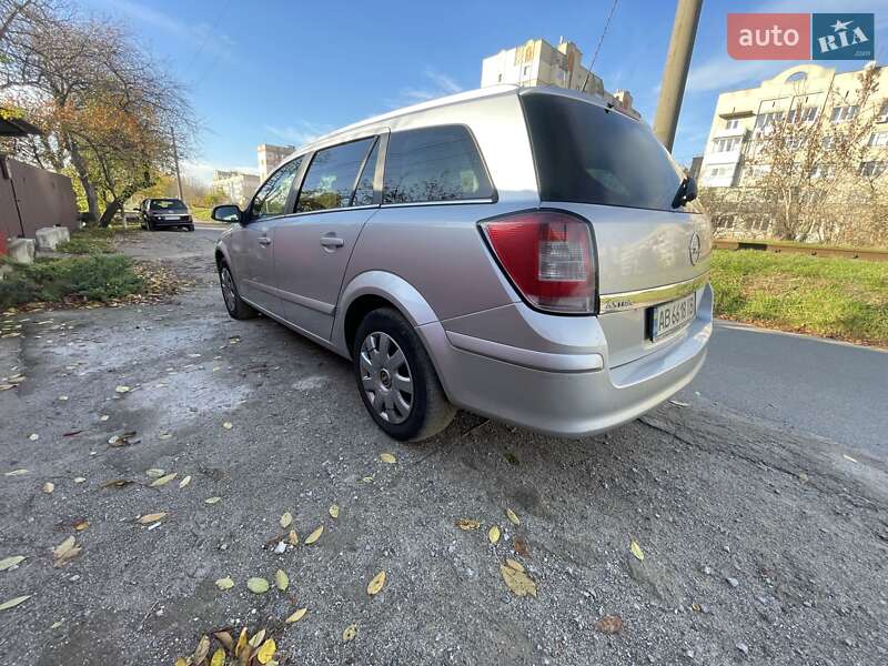 Універсал Opel Astra 2008 в Вінниці