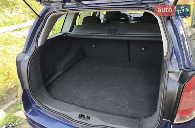 Універсал Opel Astra 2012 в Луцьку