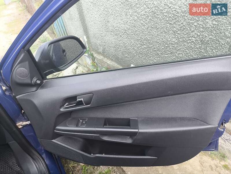 Универсал Opel Astra 2012 в Луцке