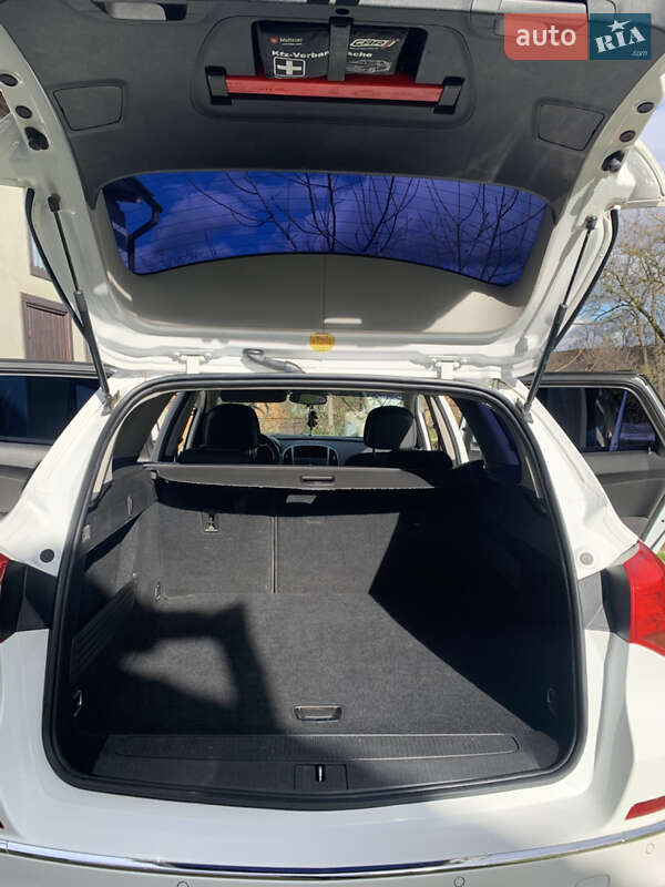 Універсал Opel Astra 2015 в Дрогобичі