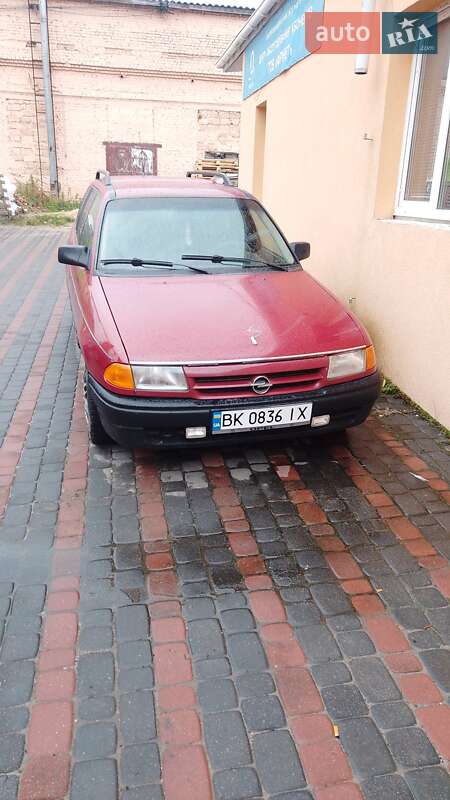 Універсал Opel Astra 1994 в Рівному