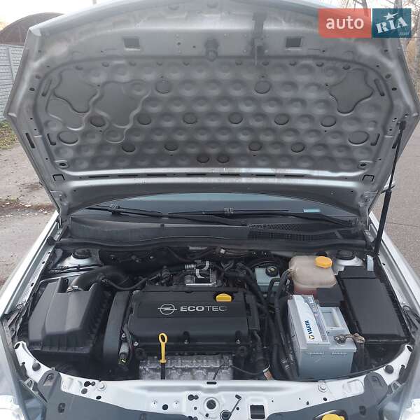 Хетчбек Opel Astra 2008 в Черкасах фото 42 Хетчбек Opel Astra 2008 в Черкасах