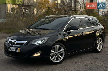 Универсал Opel Astra 2012 в Ровно