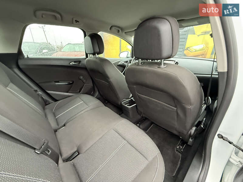 Універсал Opel Astra 2011 в Стрию