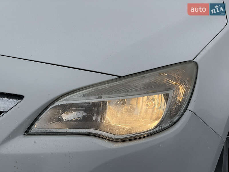 Універсал Opel Astra 2011 в Стрию