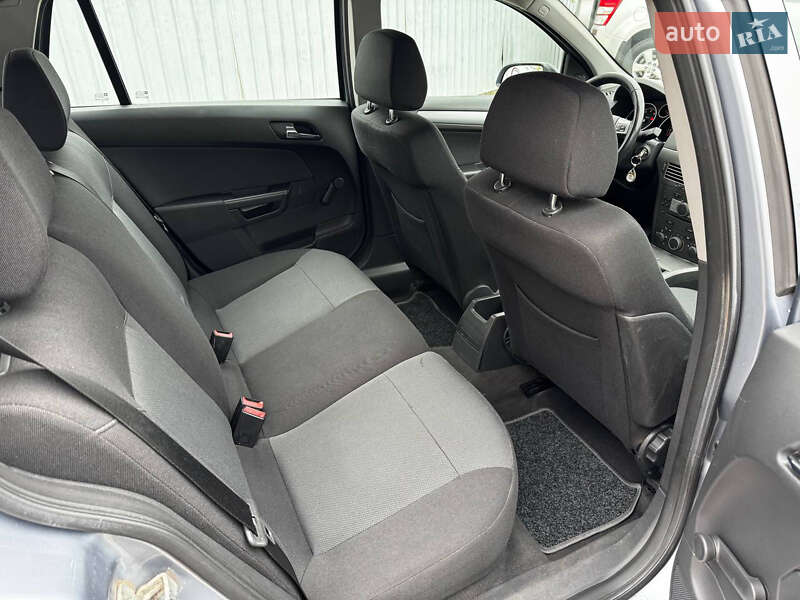 Универсал Opel Astra 2007 в Днепре