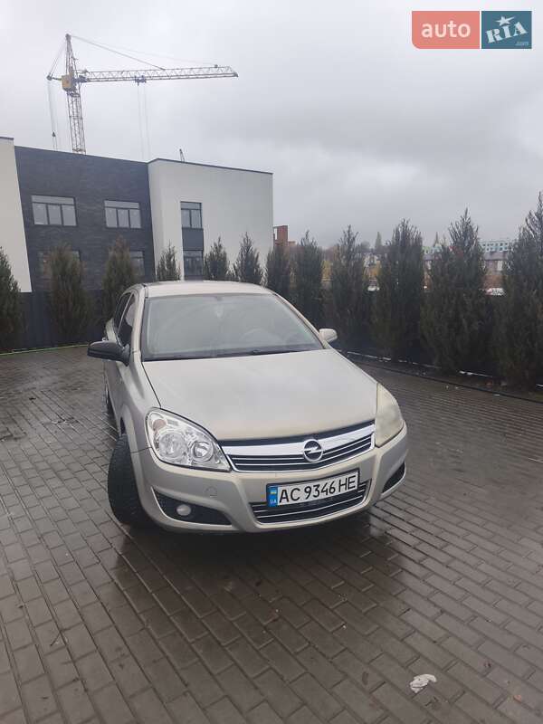 Хетчбек Opel Astra 2007 в Рівному фото Хетчбек Opel Astra 2007 в Рівному