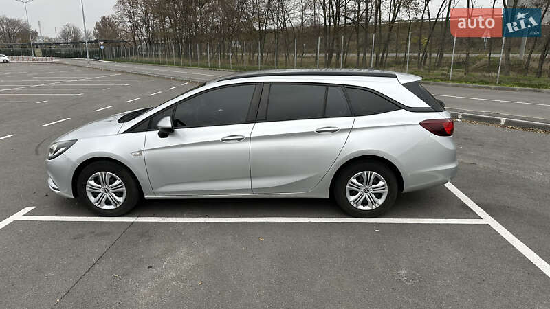 Універсал Opel Astra 2017 в Дніпрі