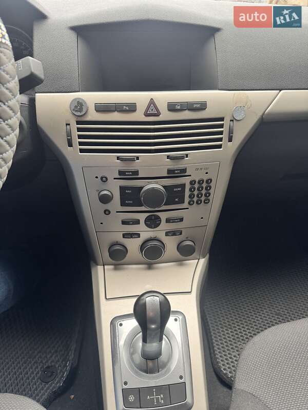 Хетчбек Opel Astra 2007 в Києві фото 10 Хетчбек Opel Astra 2007 в Києві