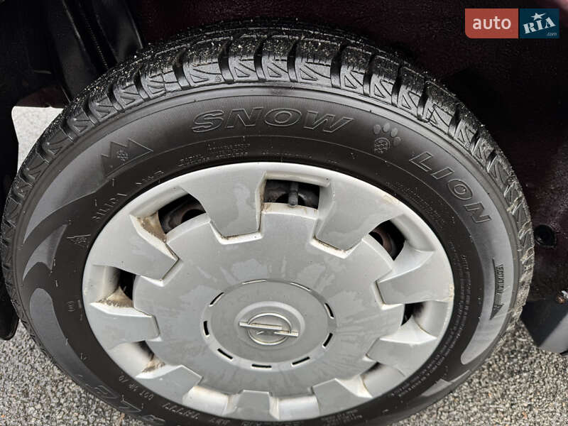 Седан Opel Astra 2007 в Славуті