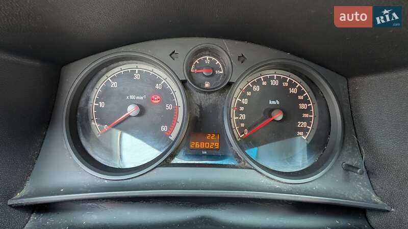 Універсал Opel Astra 2011 в Львові