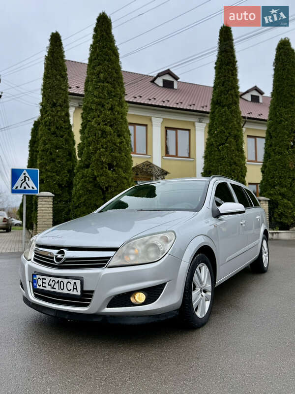 Універсал Opel Astra 2008 в Чернівцях