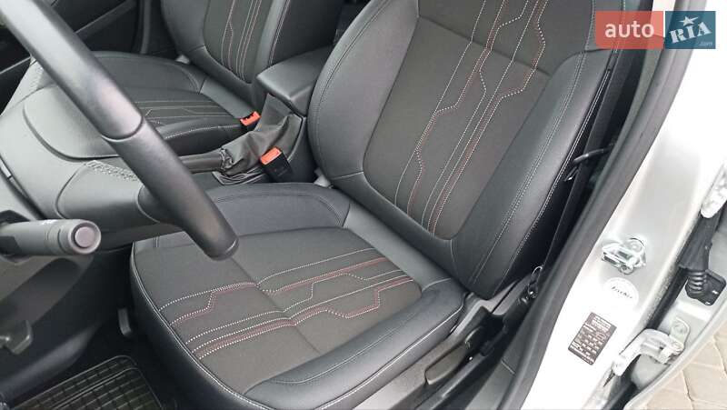 Універсал Opel Astra 2012 в Житомирі