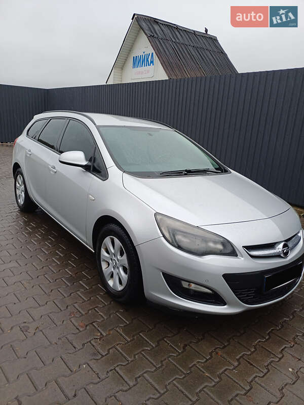 Універсал Opel Astra 2015 в Житомирі