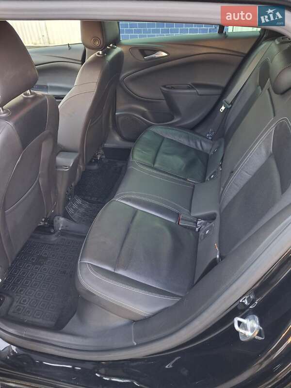 Универсал Opel Astra 2017 в Львове